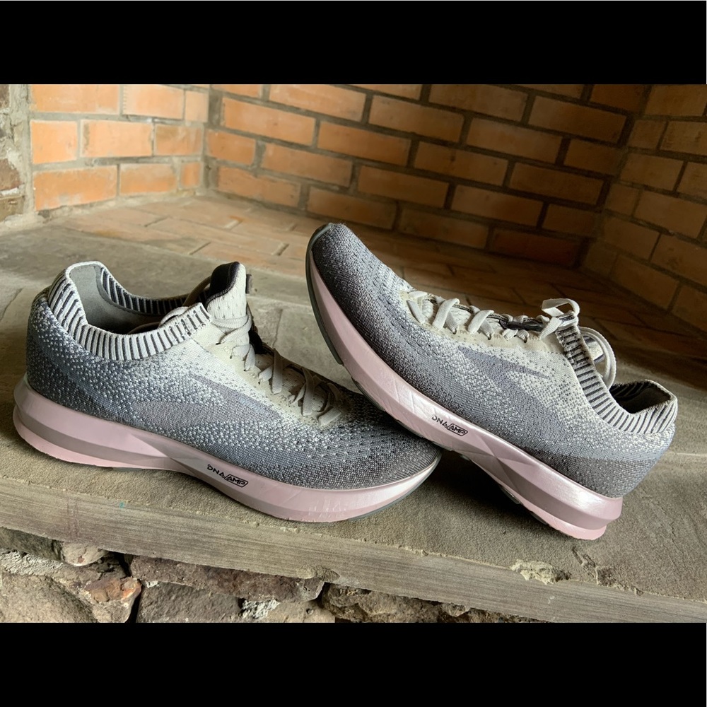 Womens Brookes levitate 2 size 8.5